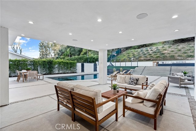 Detail Gallery Image 16 of 53 For 4001 Coldstream, Tarzana,  CA 91356 - 6 Beds | 6/1 Baths