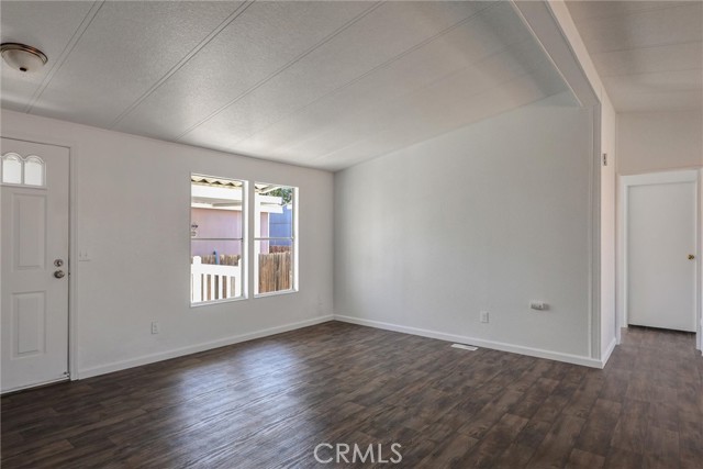 Detail Gallery Image 11 of 33 For 80 E Dawes St #202,  Perris,  CA 92571 - 3 Beds | 2 Baths