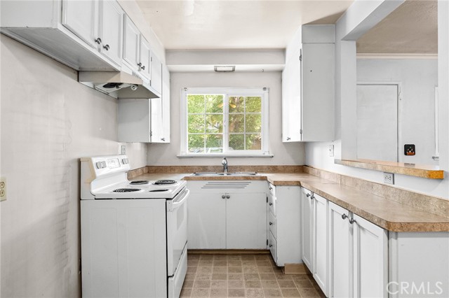 752 E 6th Street, Chico CA: https://media.crmls.org/medias/812e30b1-6554-43dc-8214-959a40eb25f8.jpg
