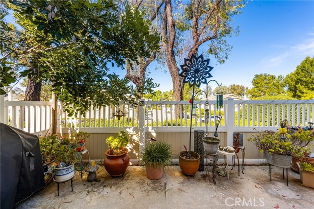 26065 Las Flores, Mission Viejo CA: https://media.crmls.org/medias/812ee96d-85ef-40d9-8742-0d0ad9ca7b3a.jpg