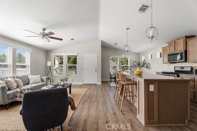 2239 Black Canyon Rd, Ramona CA: https://media.crmls.org/medias/8131a4c3-a061-4363-9239-ae0165290055.jpg