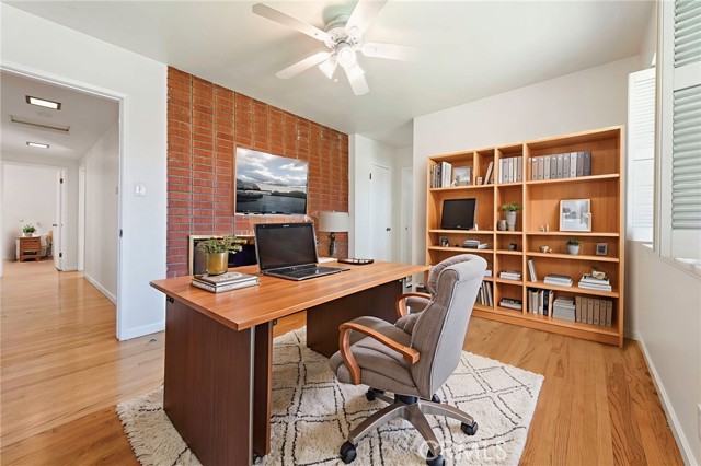 Image 16 of 38 For 883 Leadora Avenue