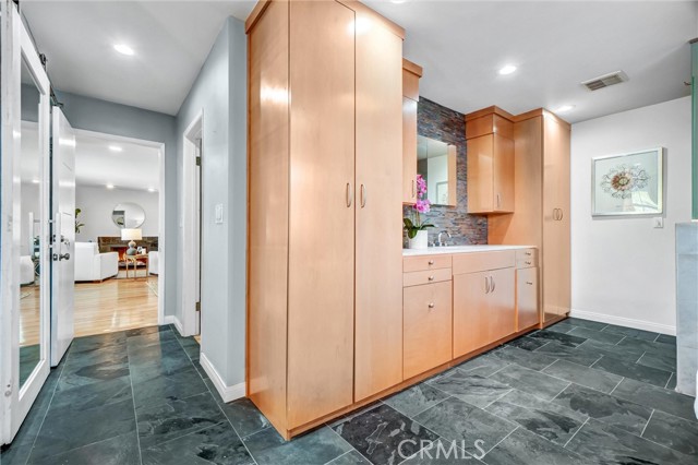 Detail Gallery Image 52 of 66 For 4121 Country Club Dr, Lakewood,  CA 90712 - 4 Beds | 5 Baths