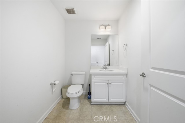 Detail Gallery Image 8 of 27 For 2830 E via Fiano, Ontario,  CA 91764 - 4 Beds | 2/1 Baths