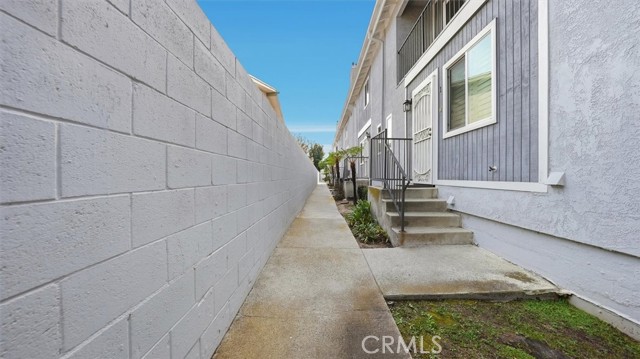 Detail Gallery Image 29 of 30 For 604 E 220th #3,  Carson,  CA 90745 - 3 Beds | 2/1 Baths