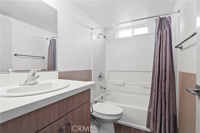 Detail Gallery Image 6 of 8 For 112 N Primrose #C,  Alhambra,  CA 91801 - 2 Beds | 1/1 Baths