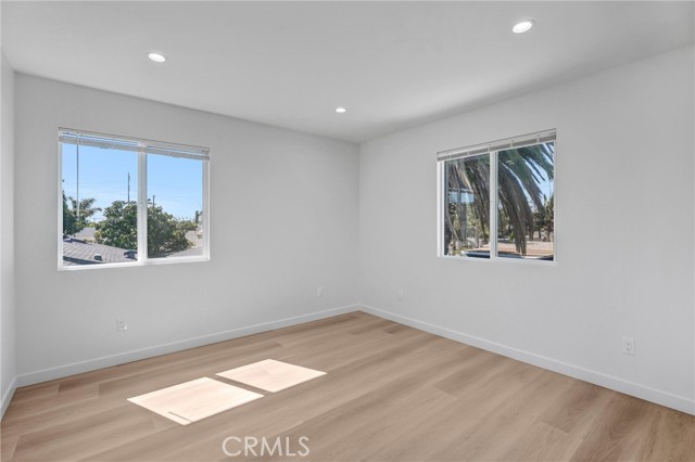 10517 Firmona Avenue, Inglewood CA: https://media.crmls.org/medias/81334b37-c47e-42a6-96e9-4c631c642d43.jpg