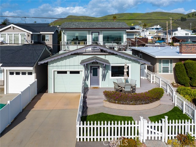 Detail Gallery Image 1 of 1 For 2065 Pacific Ave, Cayucos,  CA 93430 - 3 Beds | 3 Baths