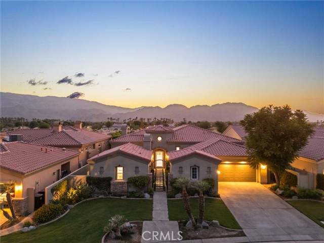 55675 Turnberry Way, La Quinta CA: https://media.crmls.org/medias/8133c192-2726-4b98-b005-28897b6b3bbd.jpg