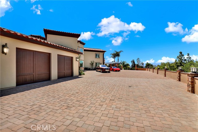 Detail Gallery Image 4 of 69 For 7231 Brandon Ct, Riverside,  CA 92506 - 6 Beds | 6/1 Baths