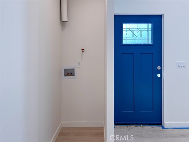 7864 Clearfield Avenue, Panorama City CA: https://media.crmls.org/medias/81357a84-ce80-4bb3-9e4d-4c9b4e892836.jpg