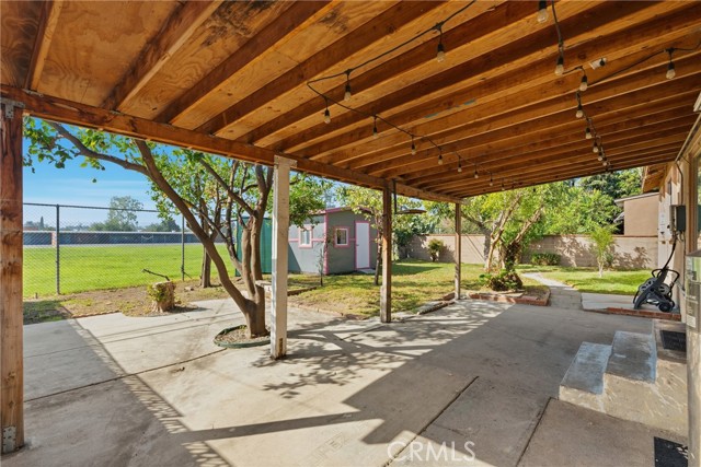 665 Hennipen, Pomona CA: https://media.crmls.org/medias/813641cc-a61f-44f3-abd9-0178df3e6385.jpg