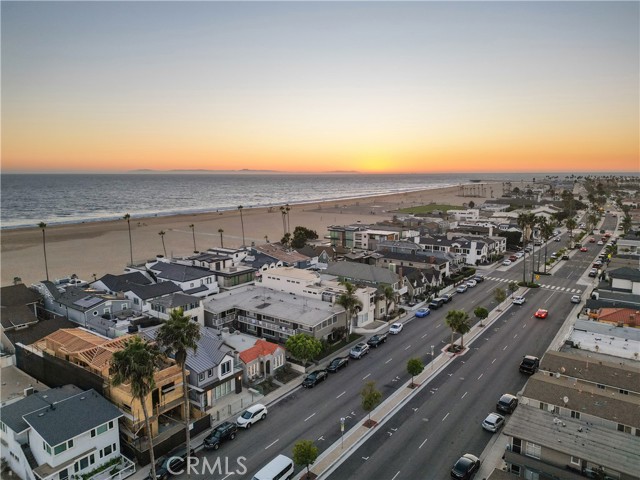 Detail Gallery Image 1 of 44 For 1113 W Balboa Bld, Newport Beach,  CA 92661 - 3 Beds | 2 Baths