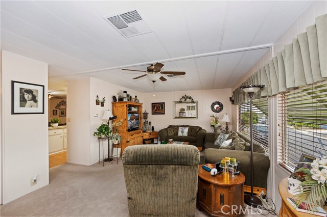 Detail Gallery Image 11 of 40 For 1398 Rainbrook Way, Corona,  CA 92882 - 2 Beds | 2 Baths