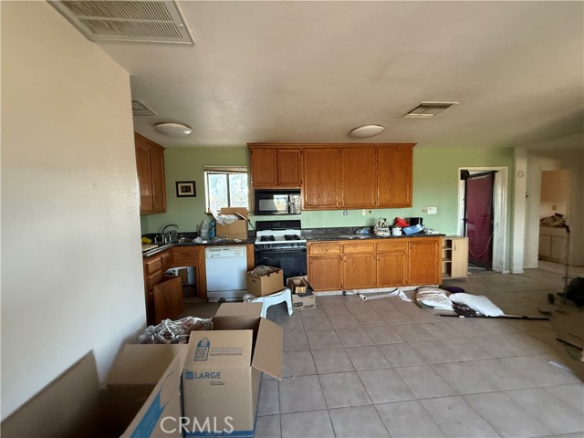 Detail Gallery Image 8 of 8 For 3443 Third St, Inyokern,  CA 93527 - 3 Beds | 3 Baths