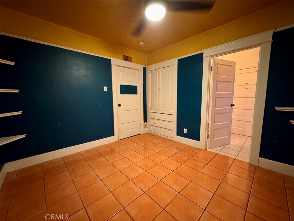 https://media.crmls.org/medias/8138afcc-abc2-4061-bd39-0398de0ce8a0.jpg?preset=X-Large