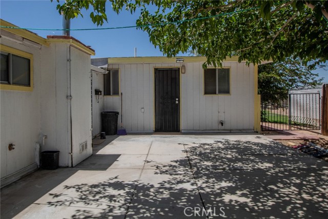 Detail Gallery Image 16 of 37 For 16268 Lorene Dr, Victorville,  CA 92395 - 3 Beds | 3 Baths