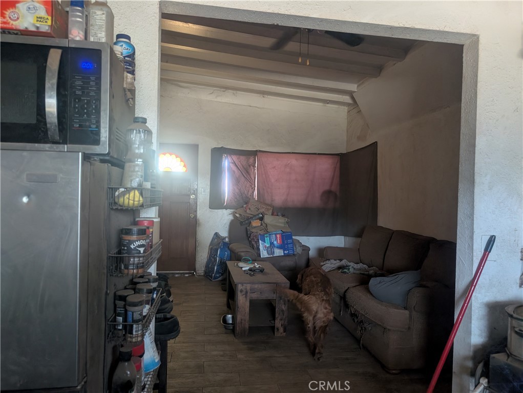https://media.crmls.org/medias/8139ac63-04ac-4a4d-ad21-a3c54d441832.jpg?preset=X-Large