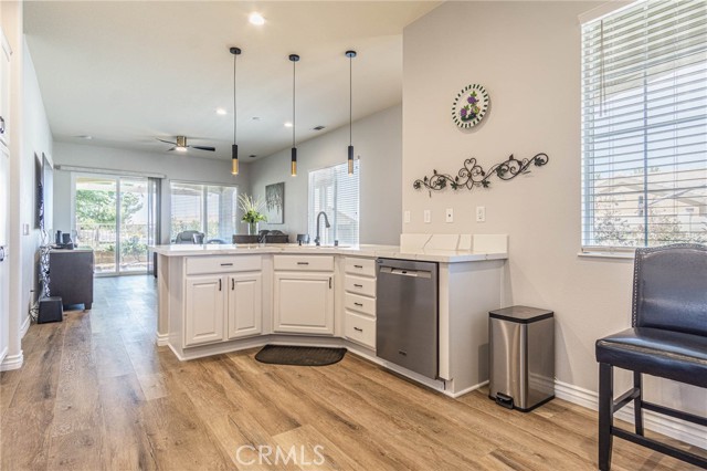Detail Gallery Image 4 of 33 For 10492 Wilmington Ln, Apple Valley,  CA 92308 - 2 Beds | 2 Baths