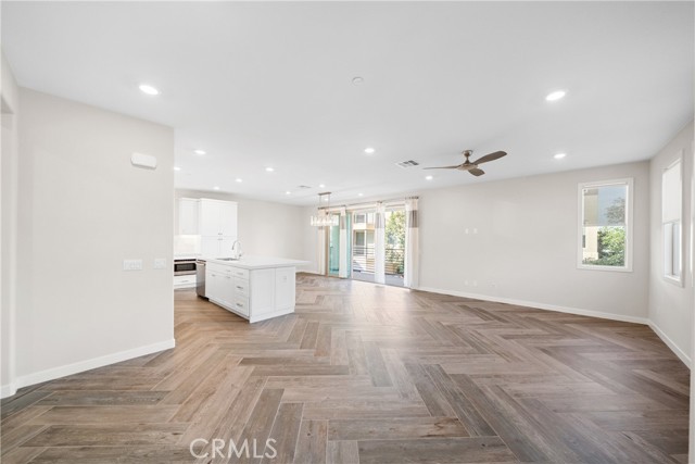 Detail Gallery Image 12 of 49 For 590 Catalonia, Lake Forest,  CA 92630 - 4 Beds | 4 Baths