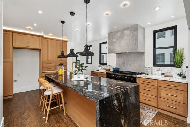 6371 W 6th Street, Los Angeles CA: https://media.crmls.org/medias/8139d12f-232a-4f16-ba3f-b14f99549046.jpg