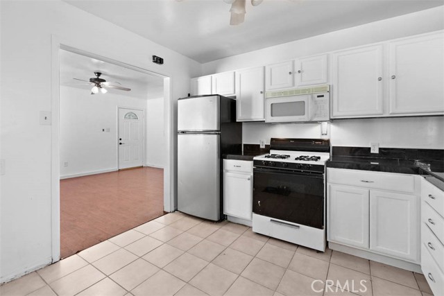Detail Gallery Image 12 of 26 For 2386 Roxbury Dr, San Bernardino,  CA 92404 - 3 Beds | 1 Baths
