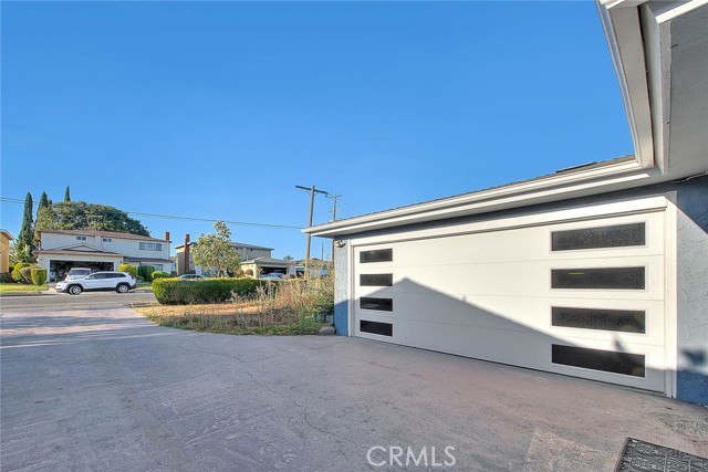 1516 121st Street, Los Angeles CA: https://media.crmls.org/medias/813b2fd9-e738-4748-b28b-c0e5e0dd1e95.jpg