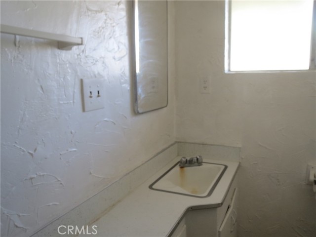 Detail Gallery Image 6 of 6 For 16928 Central Rd #4,  Apple Valley,  CA 92307 - 2 Beds | 1 Baths