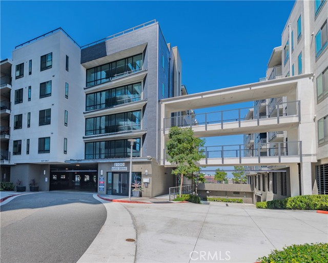 Front Image Thumbnail for CROC26010445