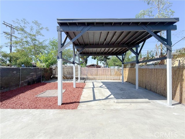 2109 E 113th Street, Los Angeles CA: https://media.crmls.org/medias/813f594b-20d5-48b3-97a9-126f4d6acb83.jpg