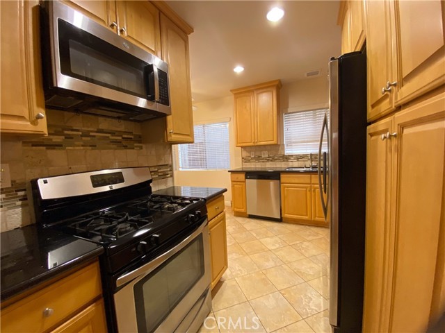 908 15th Street, Santa Monica CA: https://media.crmls.org/medias/813f7a2f-54ad-448d-b345-eea7e6590504.jpg
