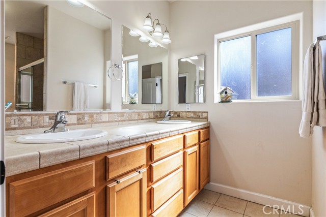 2265 Holly Drive, Paso Robles CA: https://media.crmls.org/medias/813fda95-d70b-4b92-8592-a24996c45040.jpg