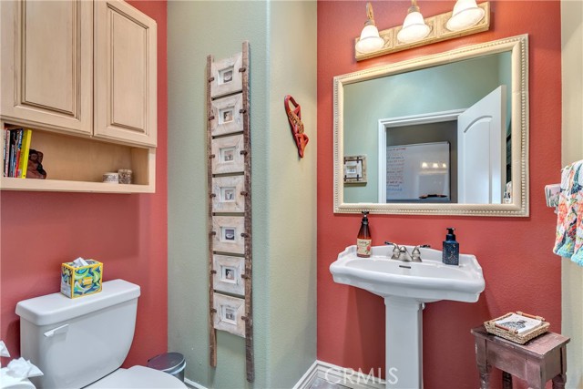 Detail Gallery Image 56 of 75 For 12443 Wild Rose Dr, Oak Hills,  CA 92344 - 5 Beds | 3/1 Baths