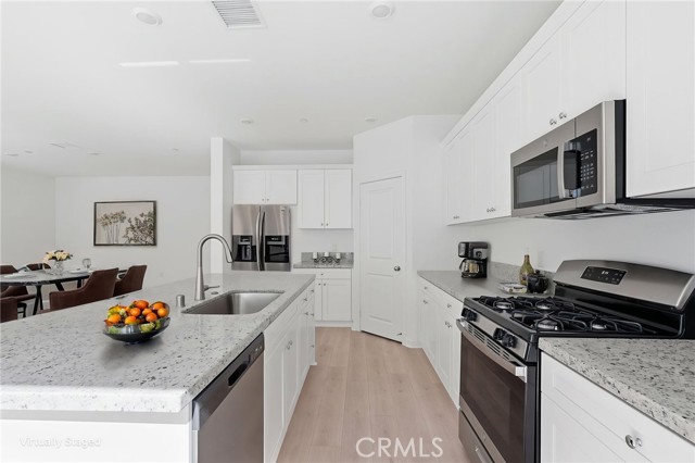 Detail Gallery Image 4 of 55 For 29165 Victoria Beach, Winchester,  CA 92596 - 4 Beds | 1/1 Baths