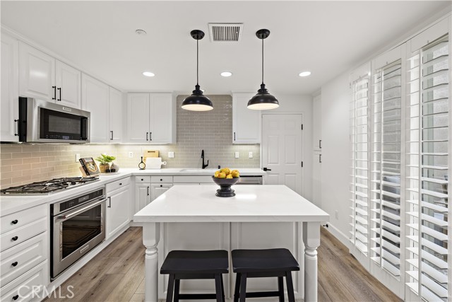 14 Passaflora Lane, Ladera Ranch CA: https://media.crmls.org/medias/81408348-2a87-47fe-b10d-1fc9faabcf70.jpg