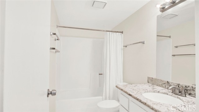 Detail Gallery Image 13 of 32 For 47 Town and Country, Pomona,  CA 91766 - 3 Beds | 2 Baths