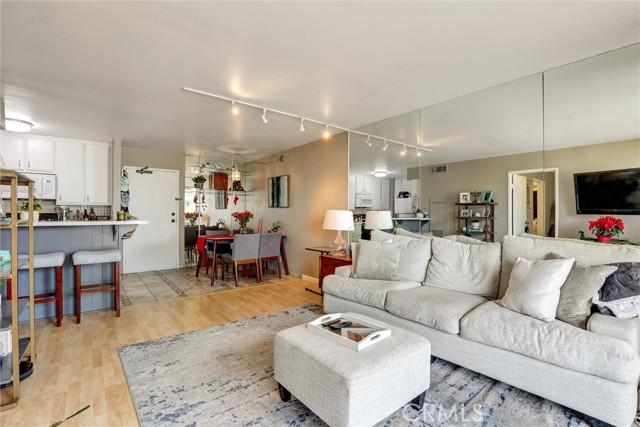 1750 E Ocean Boulevard, Long Beach CA: https://media.crmls.org/medias/814147cd-15b6-4ced-bdb6-9e76519eebdf.jpg