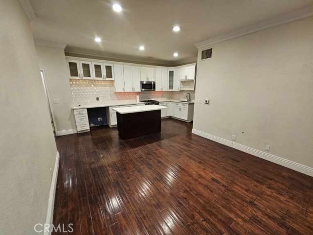 10943 Laurel Canyon Boulevard, A15 photo 2
