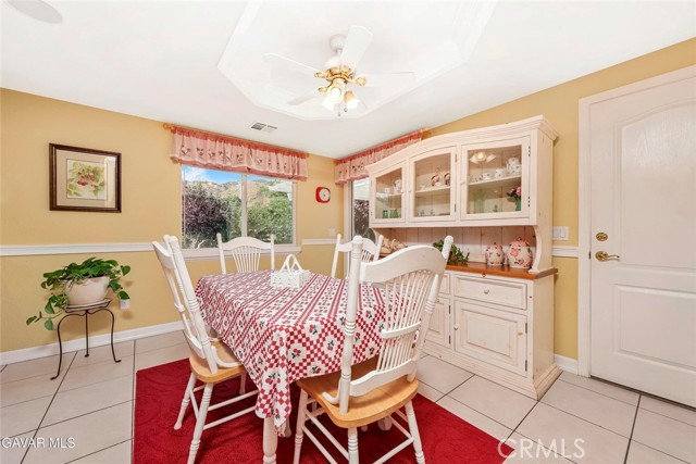 40505 90th W Street, Palmdale CA: https://media.crmls.org/medias/8141d855-2e70-4786-9056-5b0ac71d9177.jpg