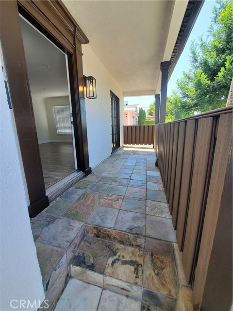 Detail Gallery Image 18 of 25 For 1741 Glenwood Rd, Glendale,  CA 91201 - 3 Beds | 2 Baths