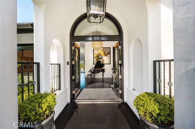 Detail Gallery Image 2 of 34 For 9821 Brentwood Dr, North Tustin,  CA 92705 - 3 Beds | 3/1 Baths