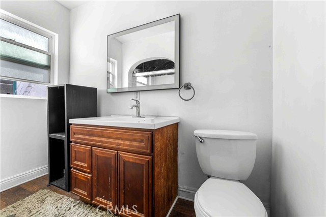 Detail Gallery Image 26 of 36 For 512 W 41st Pl, Los Angeles,  CA 90037 - 4 Beds | 2 Baths