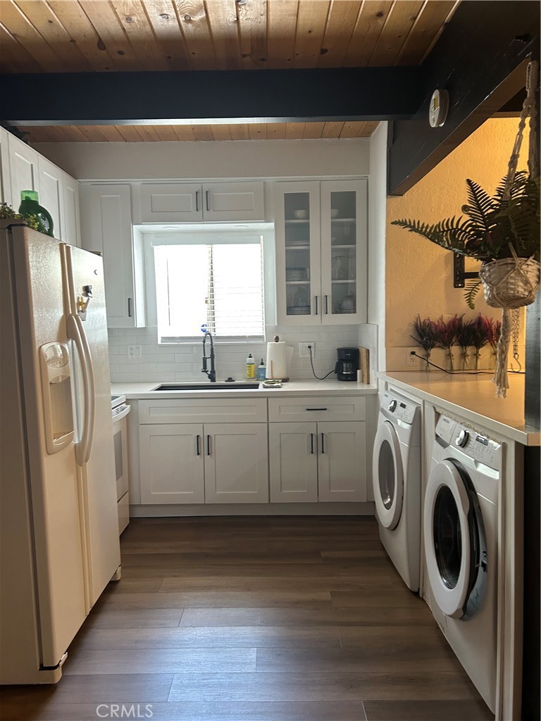 https://media.crmls.org/medias/81430de6-cf64-4b25-b7ab-936c945ccbac.jpg?preset=X-Large