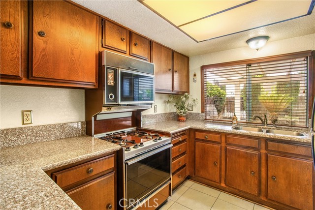 Detail Gallery Image 16 of 26 For 709 Sandy Ct, Redlands,  CA 92374 - 3 Beds | 2 Baths