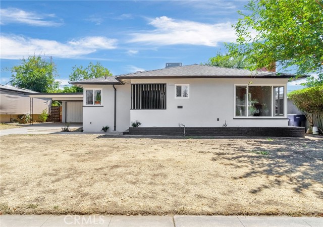 Detail Gallery Image 2 of 41 For 2824 E Brown Ave, Fresno,  CA 93703 - 3 Beds | 2 Baths