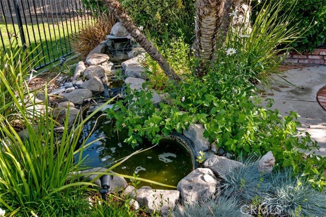 Detail Gallery Image 40 of 51 For 24640 Brighton Dr #B,  Valencia,  CA 91355 - 2 Beds | 2/1 Baths