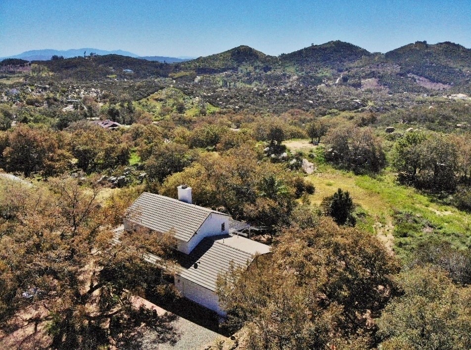 Detail Gallery Image 2 of 65 For 20731 Rio Linda Rd #B,  Temecula,  CA 92590 - 4 Beds | 2/1 Baths