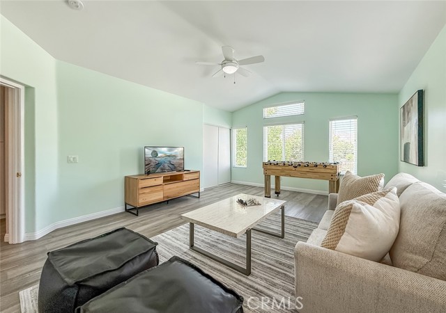 462 Cremona Way, Oak Park CA: https://media.crmls.org/medias/8145225c-f60f-4f59-8bbe-37fc91dac09f.jpg