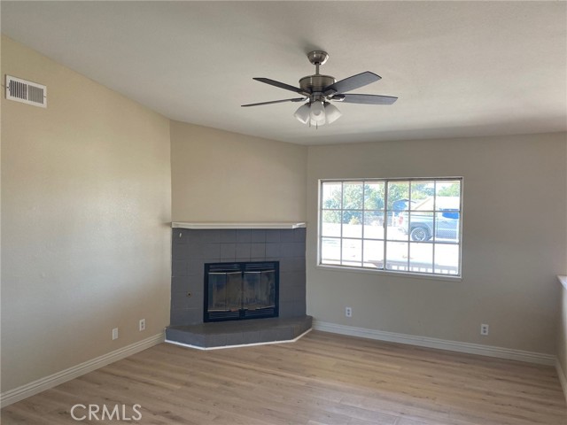 Detail Gallery Image 6 of 32 For 11969 7th Ave, Hesperia,  CA 92345 - 3 Beds | 2 Baths