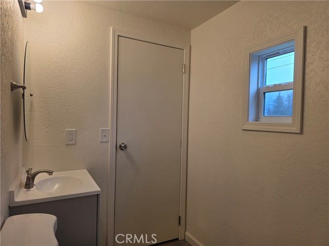 Detail Gallery Image 15 of 27 For 5330 Lakeshore #9,  Lakeport,  CA 95453 - 3 Beds | 2 Baths